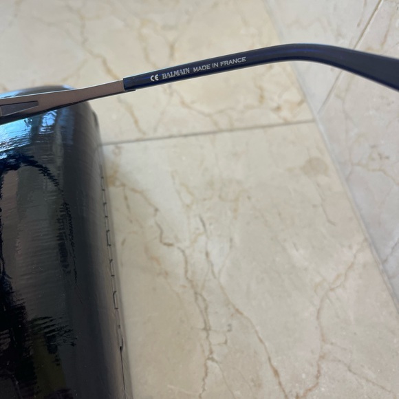 BALMAIN Paris  Stylish Sunglasses - Picture 6 of 12